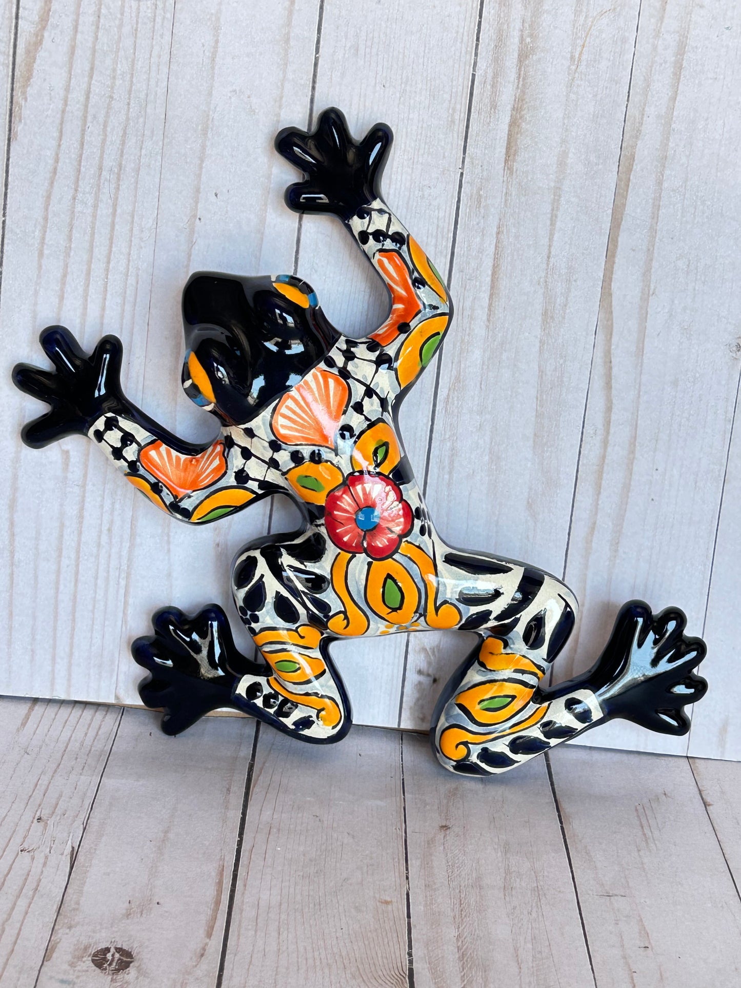 SMALL TALAVERA WALL FROGS