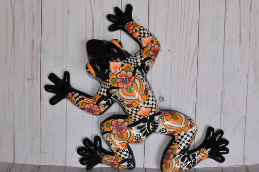 LARGE TALAVERA WALL FROGS