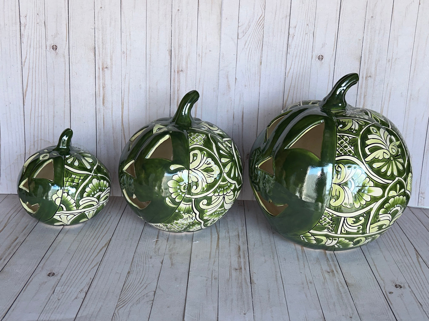 Hand-Painted Talavera Ceramic Pumpkin: Floral Jack-o'-Lantern Decor