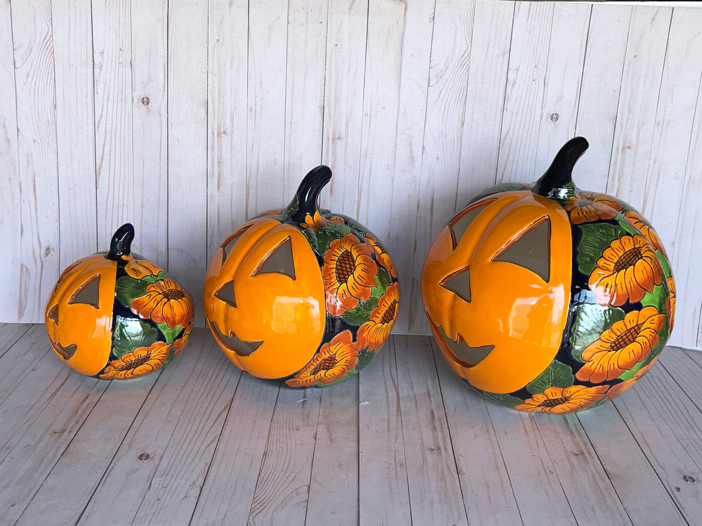 Hand-Painted Talavera Ceramic Pumpkin: Floral Jack-o'-Lantern Decor