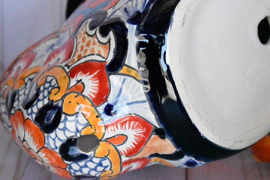 Man sleeping in Puebla White Talavera