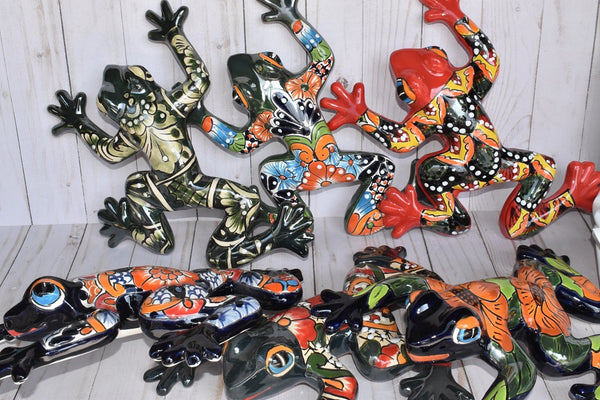 SMALL TALAVERA WALL FROGS – Sol de Mexico Imports